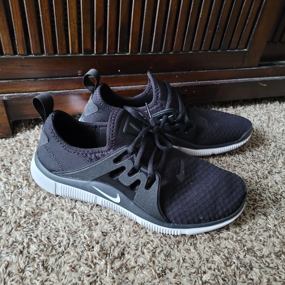 Nike Acalme Shoes